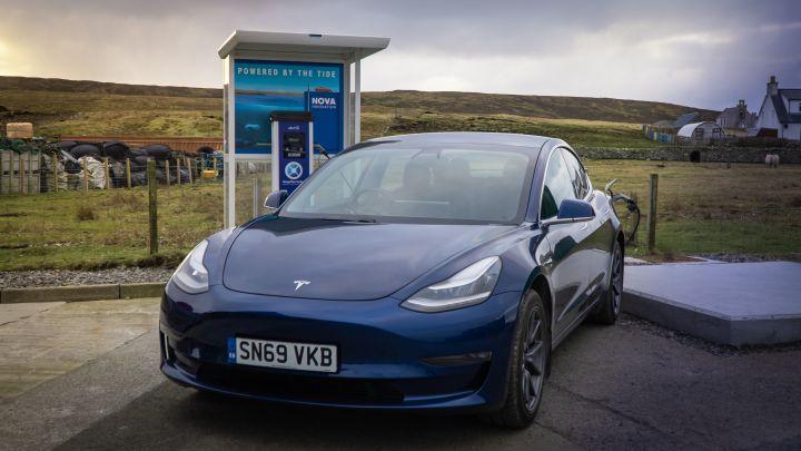 uk surpasses 15000 charging locations zap map