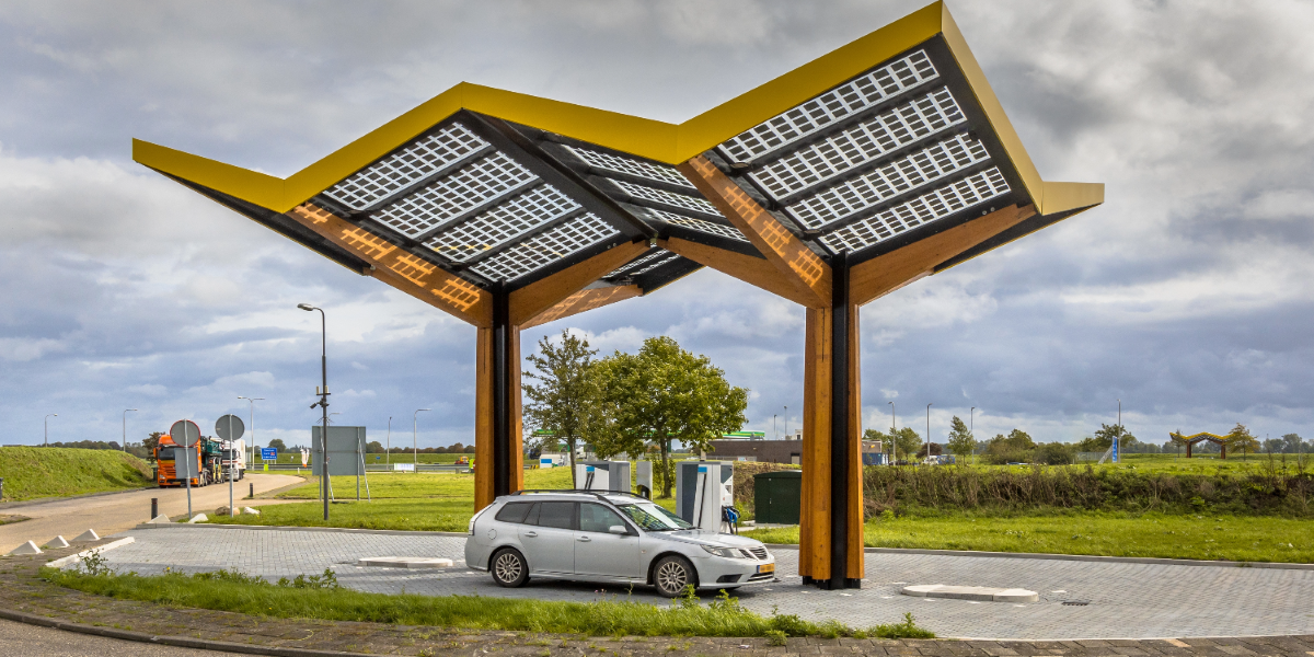 Fastned charging hub during daytime