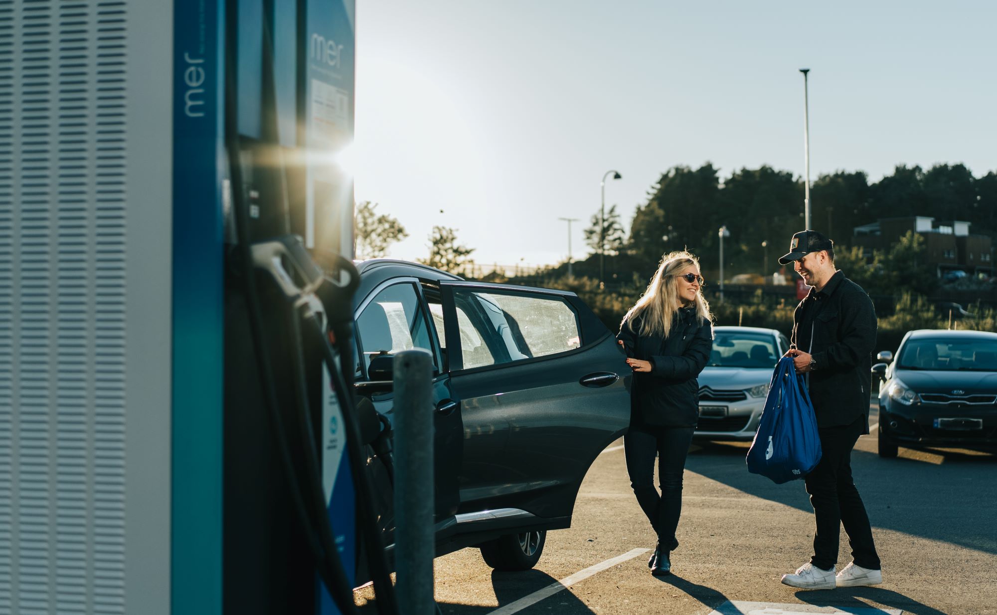 Mer charge point in use