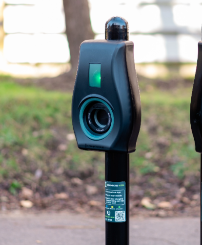 Connected kerb bollard style chargers