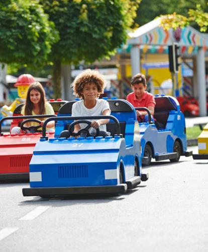Children in LEGOLAND cars