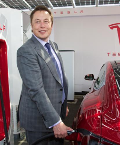 Right-hand drive Tesla Model S arrives in UK