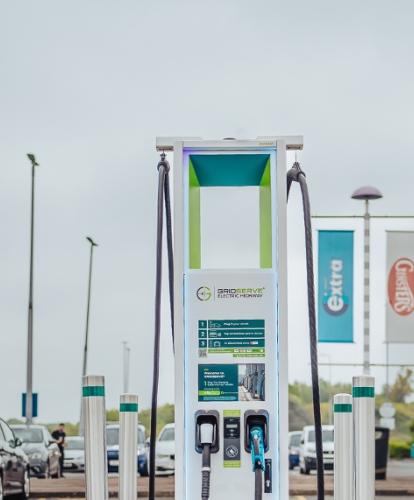 GRIDSERVE and Moto open Electric Super Hub on M25