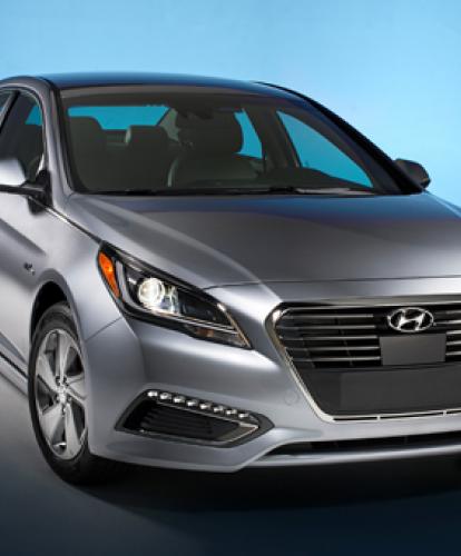 Hyundai reveals first plug-in hybrid at Detroit Motor Show