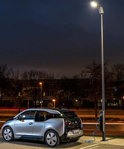 BMW showcases street light charging system in Oxford