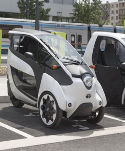 Toyota provides EVs for innovative public transport project in Grenoble