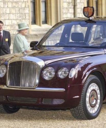 Queen swaps custom Bentley for Nissan LEAF