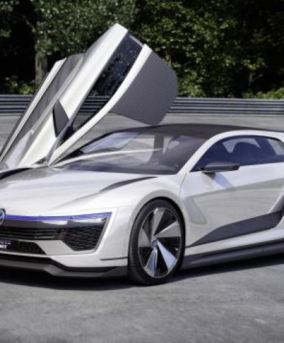 Volkswagen unveils plug-in hybrid Golf GTE Sport concept