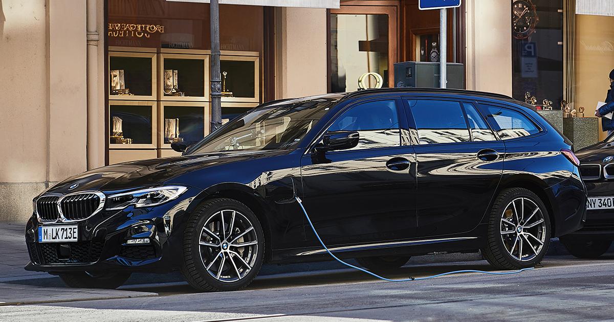Bmw 330e co2 emissions shop 2020