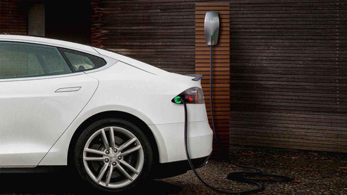 Tesla deals destination fee