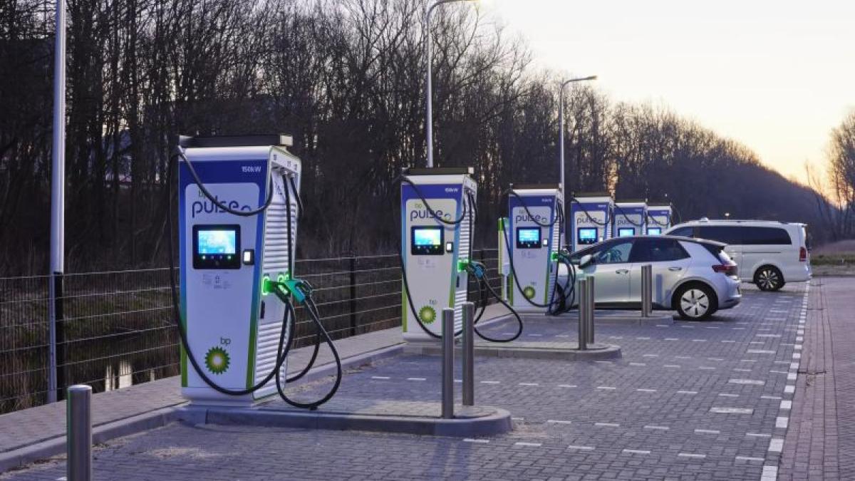Bp pulse charging points store near me