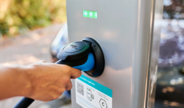 Shell ubitricity charge point
