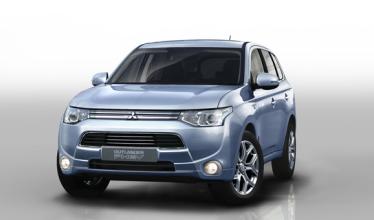 Mitsubishi Outlander PHEV wins Caravan Club towcar award